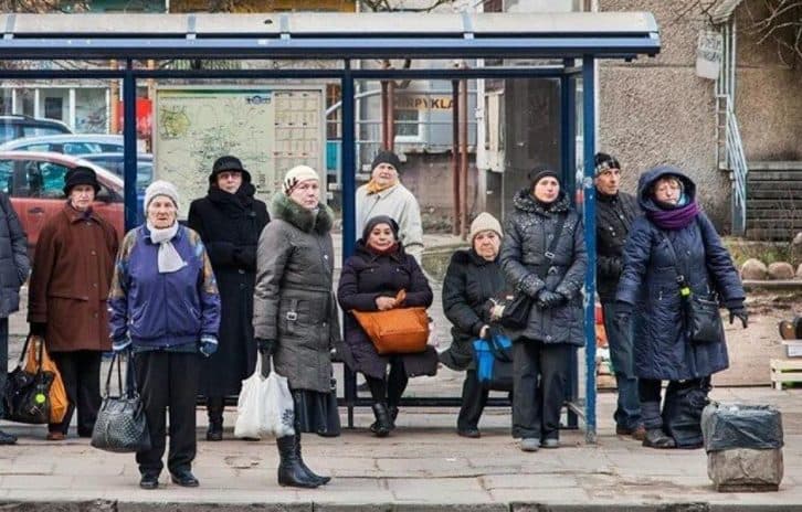 Чому дорослі жінки часто носять некрасивий і застарілий одяг