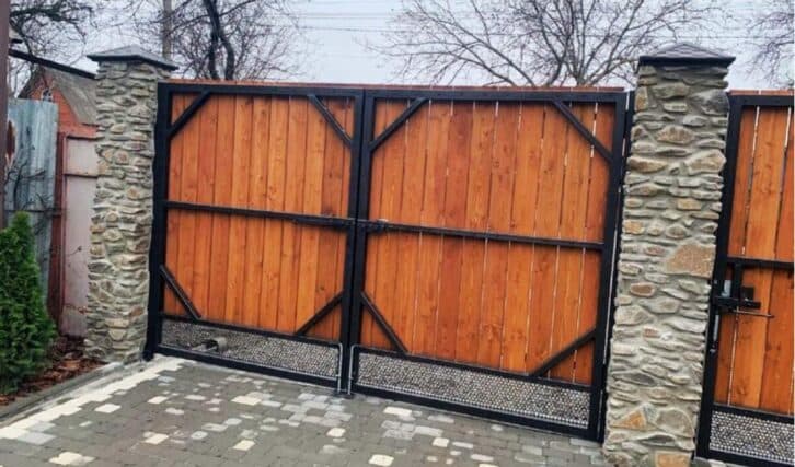 Як встановити ворота таким чином, щоб стільці воріт стояли ідеально рівно (без перекосів)