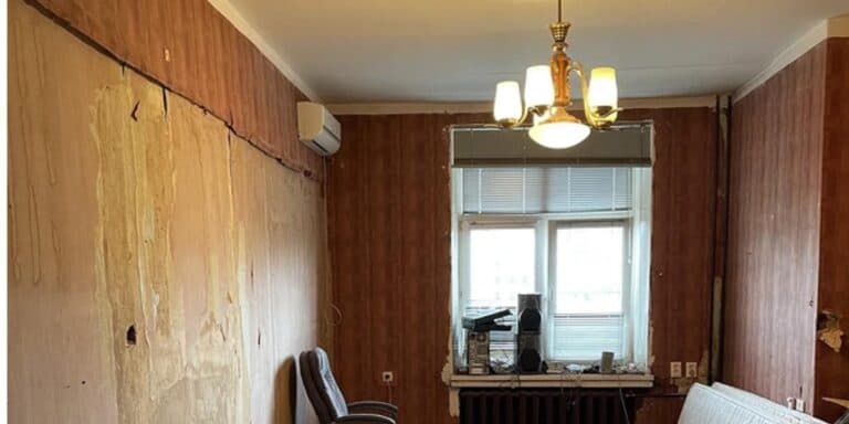 Неймовірне перевтілення занедбаної хрущовки дідуся. Фото дo та пicля