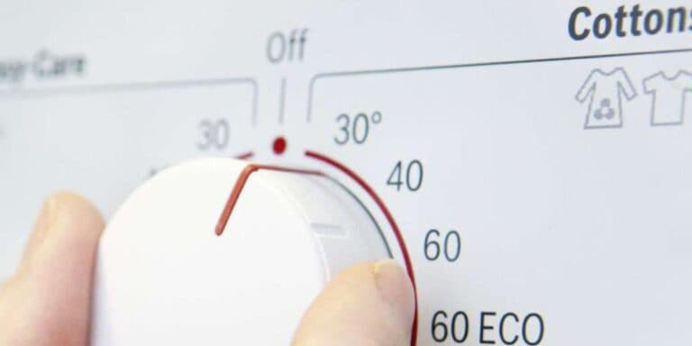 За якої температури прати постільну білизну. Багато господинь роблять цю помилку