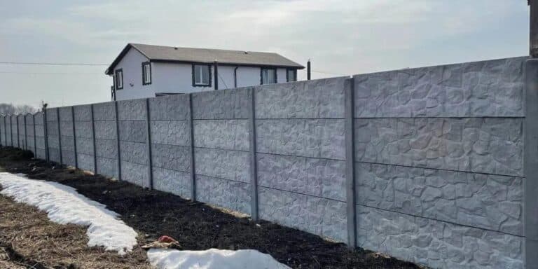 Бетонний паркан: ознака достатку чи справжній несмак? Ділюся своєю думкою