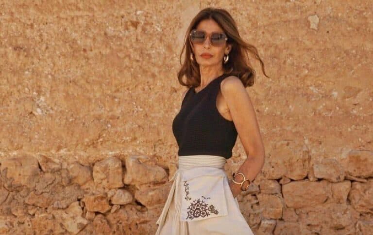 Довга спідниця — тренд цього року: як жінці 50+ носити спідницю максі, щоб не виглядати як бабуся