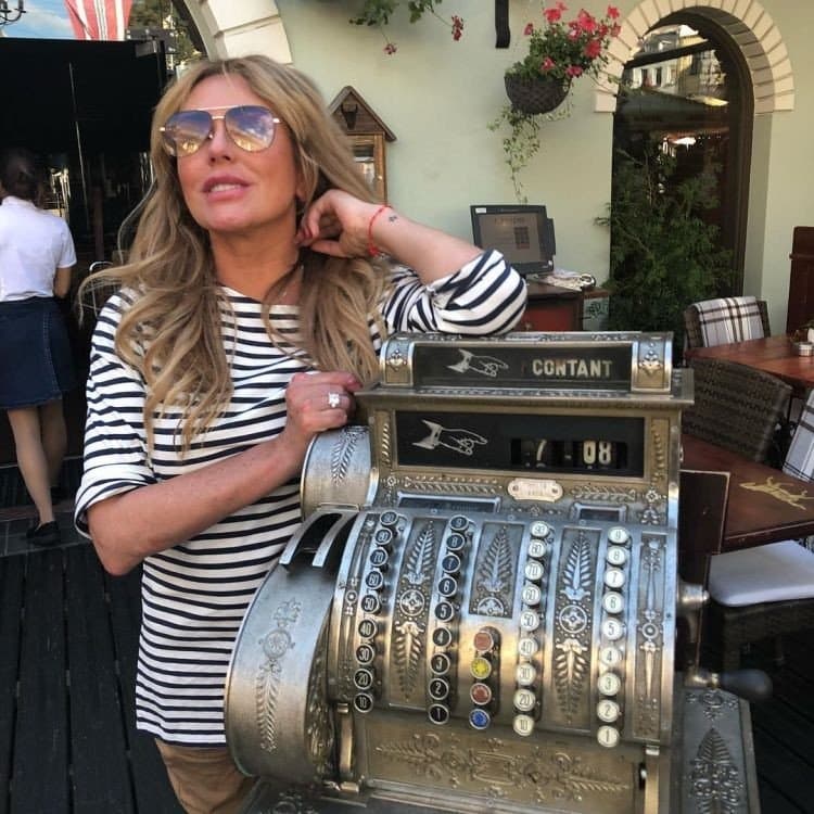 38-річна Юлія Началова похвалилася розкішною обручкою