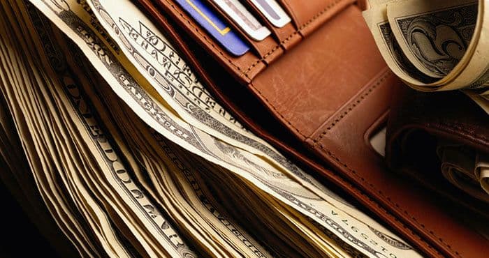 10 речей, які не можна зберігати в гаманці