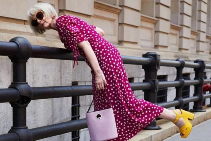 4 речі, які вкрай безглуздо виглядають на жінок 50+: показуємо, чим їх можна замінити