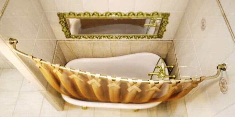 Ніколи не проміняю звичайну шторку у ванній на модну скляну перегородку — і зараз поясню, чому