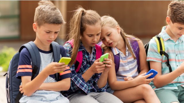 Чому смартфони не руйнують мізки ваших дітей