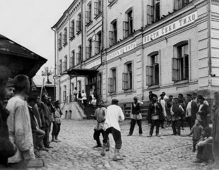 20+ колоритных фото о том, как жили люди в Российской империи