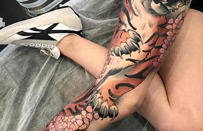 Карколомні татуювання на ногах