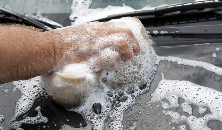 Як самому помити авто: повна інструкція для новачків від FreshGlow