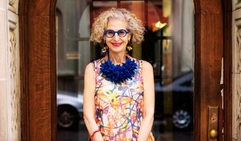 Залипла на півгодини: 60-річна модниця Дейлі одягається так, що багато хто їй позаздрить