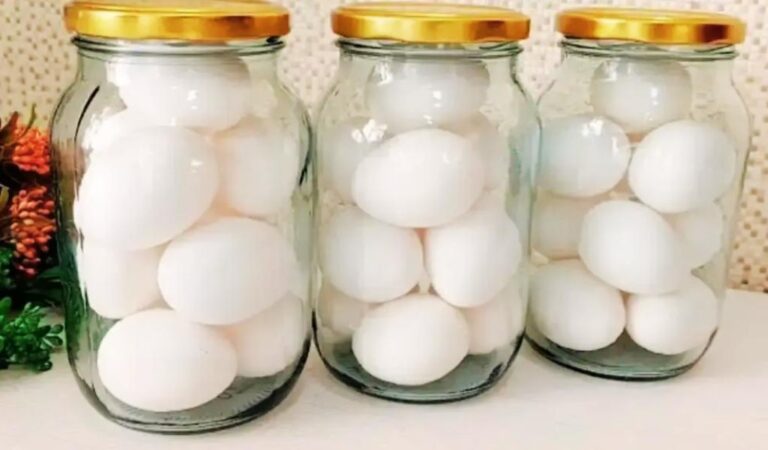 Коли немає електрики або холодильнику: як зберігати яйця, щоб вони залишилися свіжими та безпечними для вживання.