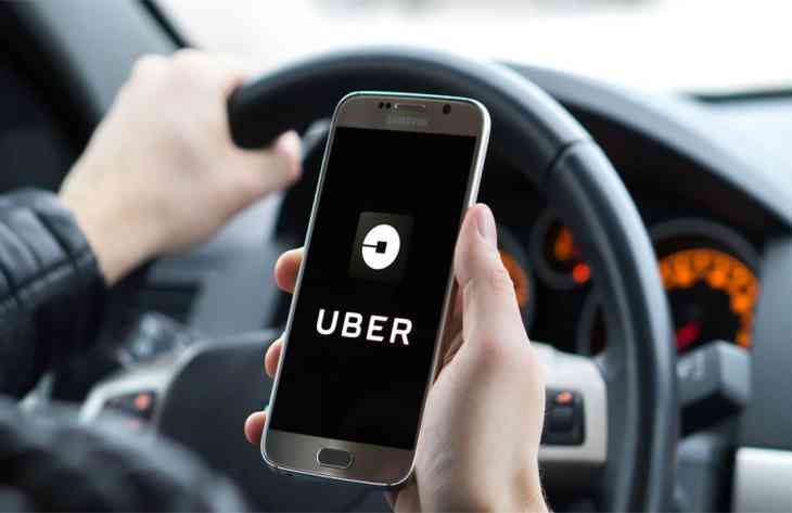 Пассажиры Uber теперь смогут купить косметику и наушники во время поездки